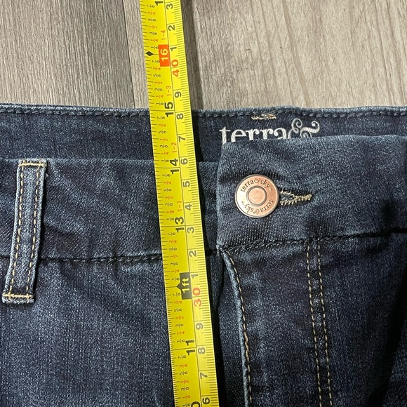 Terra & Sky Women’s Plus Size Distressed Jeans – Size 20W - Picture 7 of 9